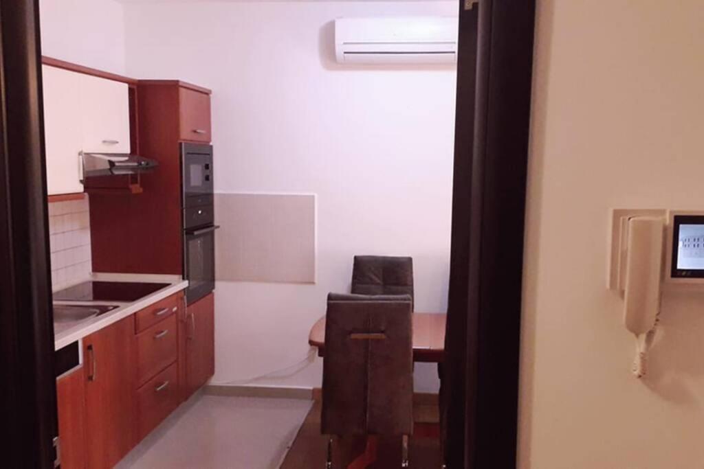 Apartman Franko - Uz Parking Pula Exterior foto